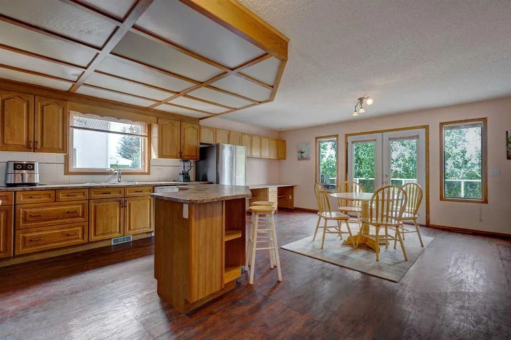 248 Edgevalley Way NW