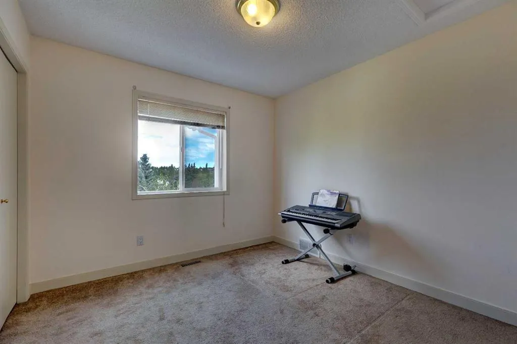 248 Edgevalley Way NW