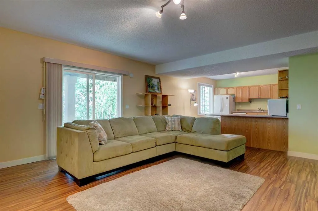 248 Edgevalley Way NW