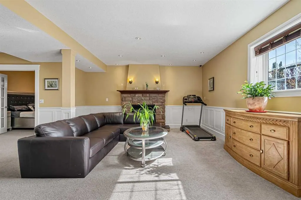91 Panamount Gardens NW