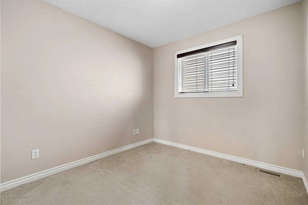 91 Panamount Gardens NW