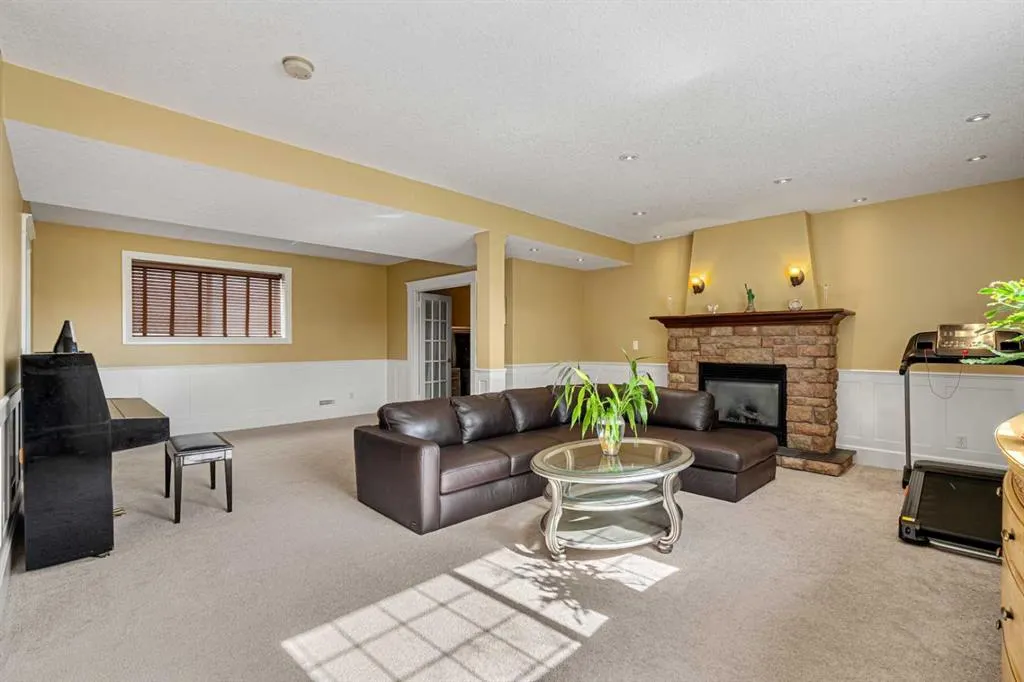 91 Panamount Gardens NW