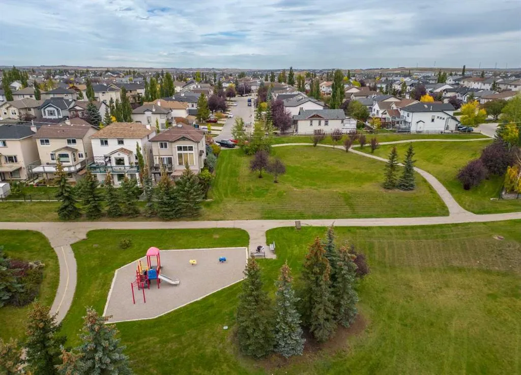 91 Panamount Gardens NW
