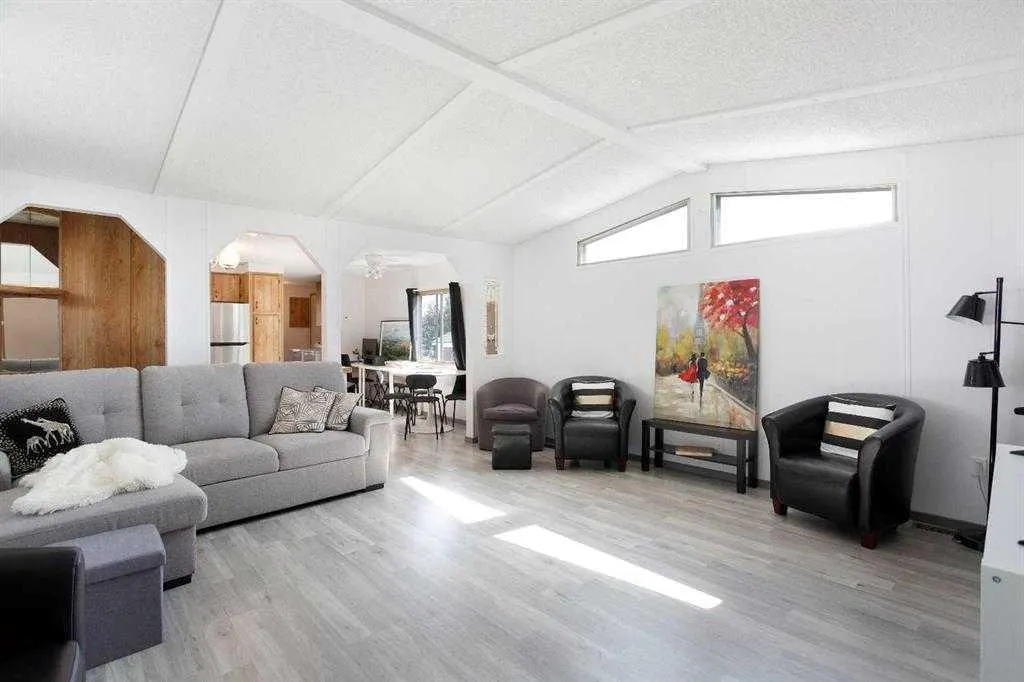 99 Arbour Lake Road NW, #125