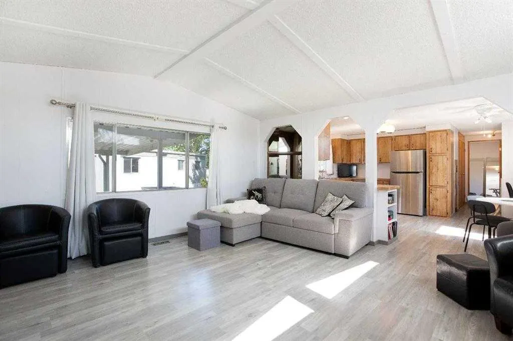 99 Arbour Lake Road NW, #125