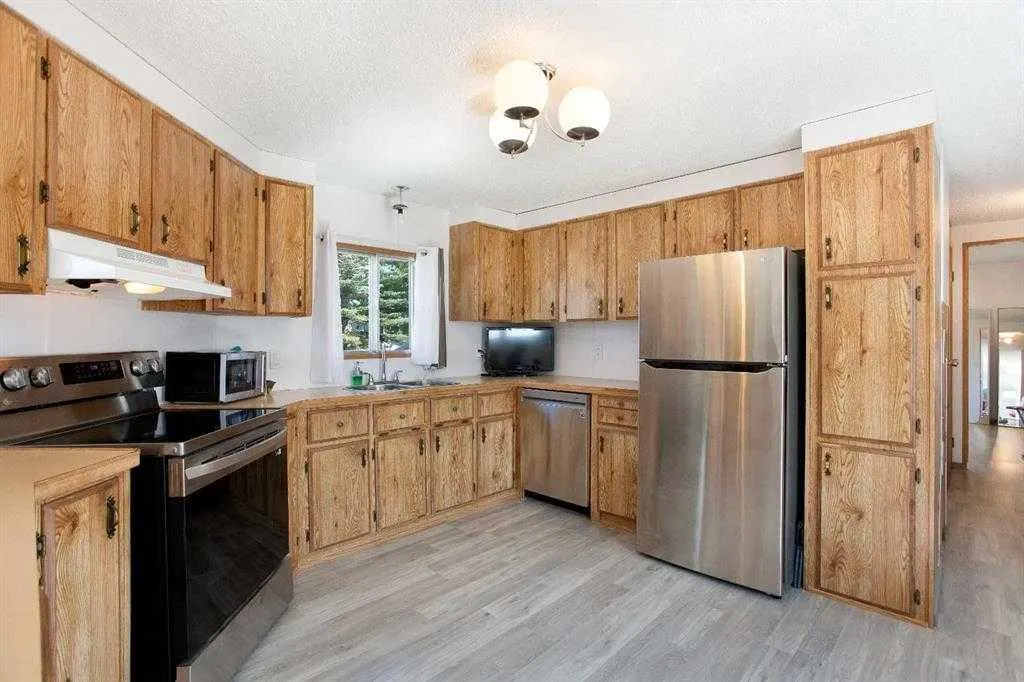 99 Arbour Lake Road NW, #125