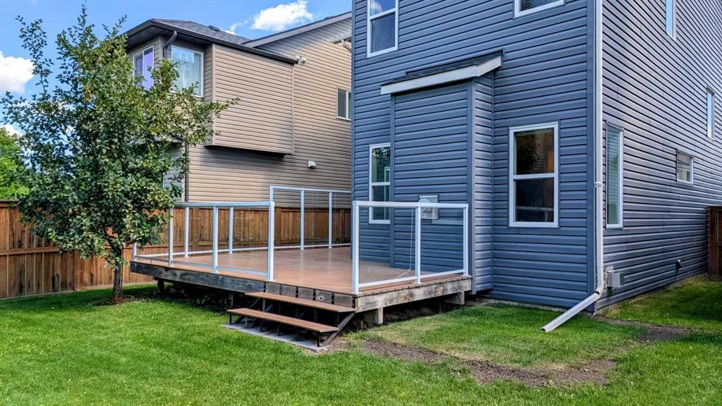 9 Cougar Ridge Rise SW