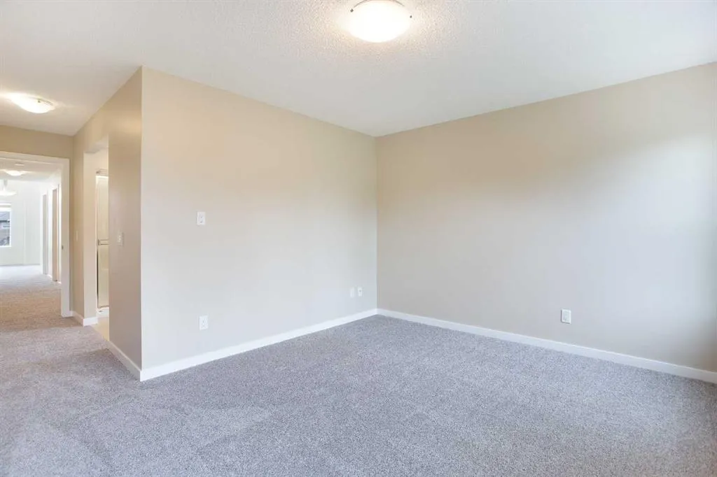 9 Cougar Ridge Rise SW