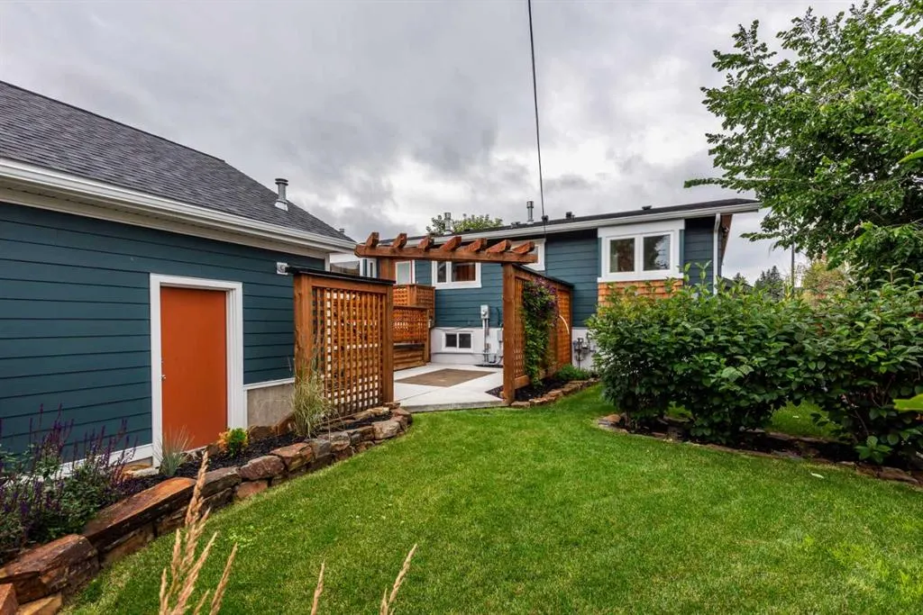 112 Selkirk Drive SW