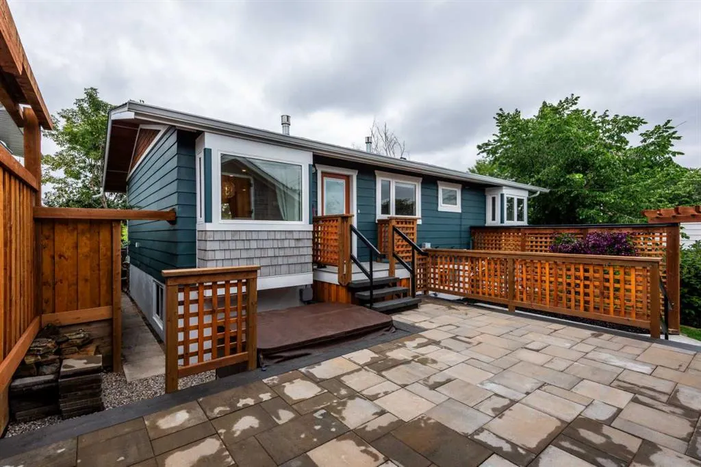 112 Selkirk Drive SW