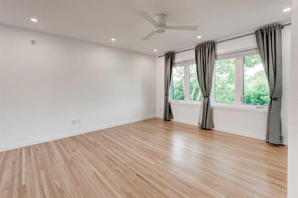 112 Selkirk Drive SW