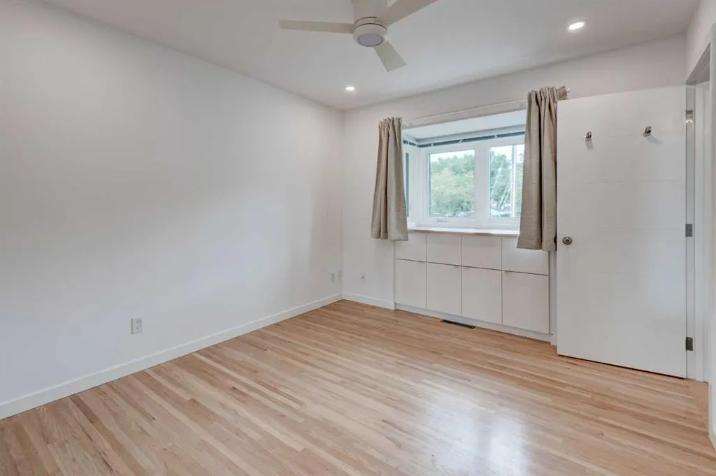 112 Selkirk Drive SW