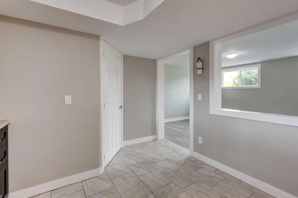 112 Selkirk Drive SW
