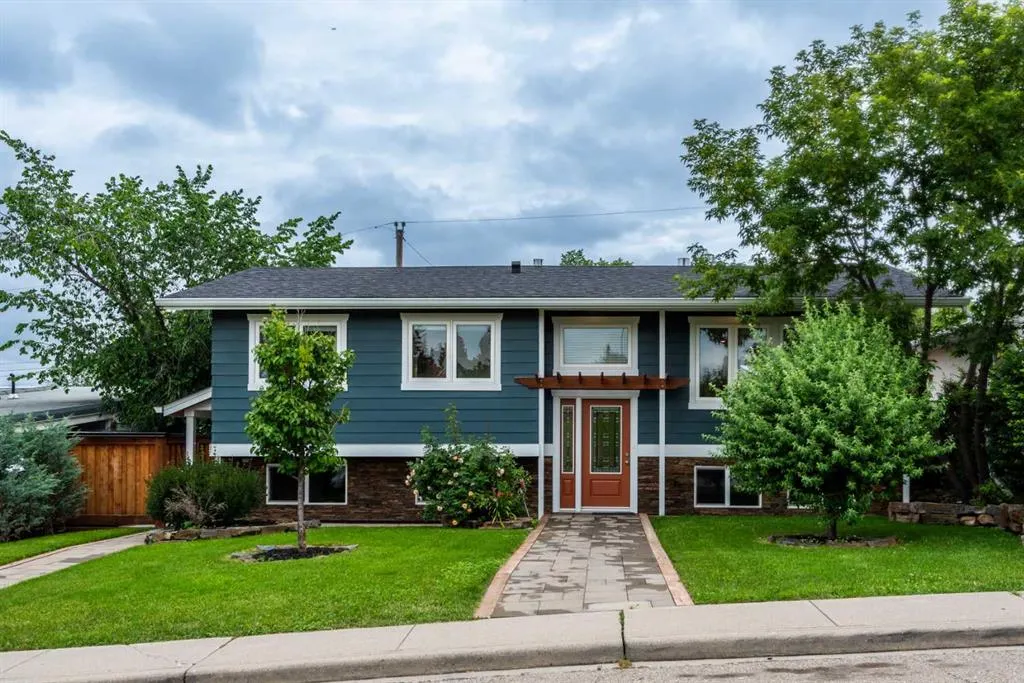 112 Selkirk Drive SW