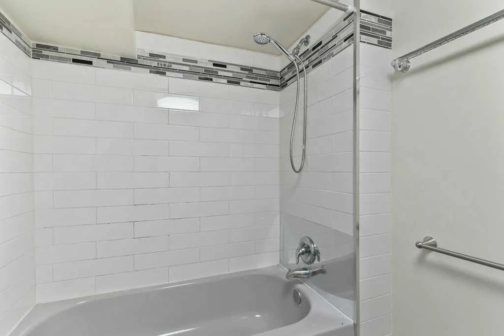 79 Edgeland Road NW