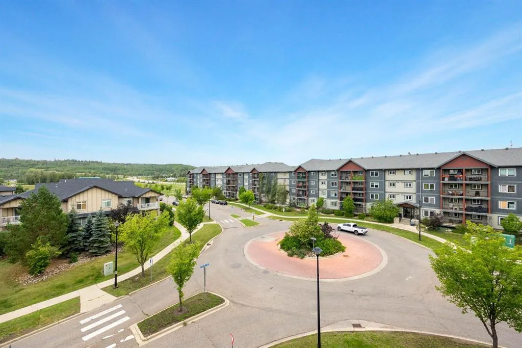 108 Denholm Gate, #401