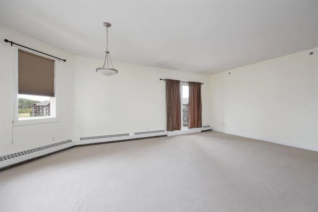 108 Denholm Gate, #401