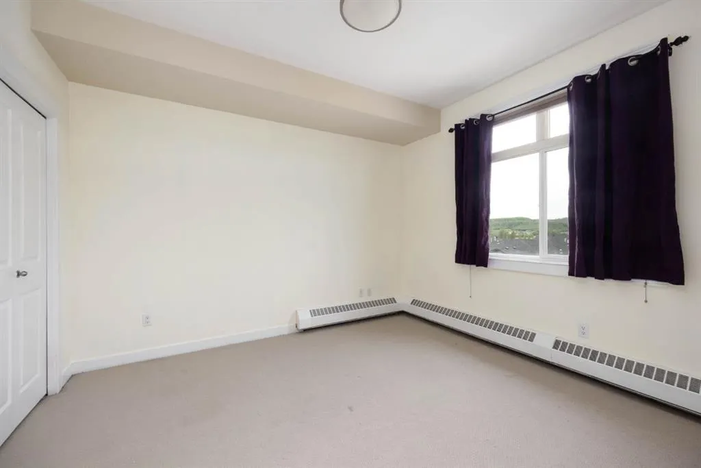 108 Denholm Gate, #401