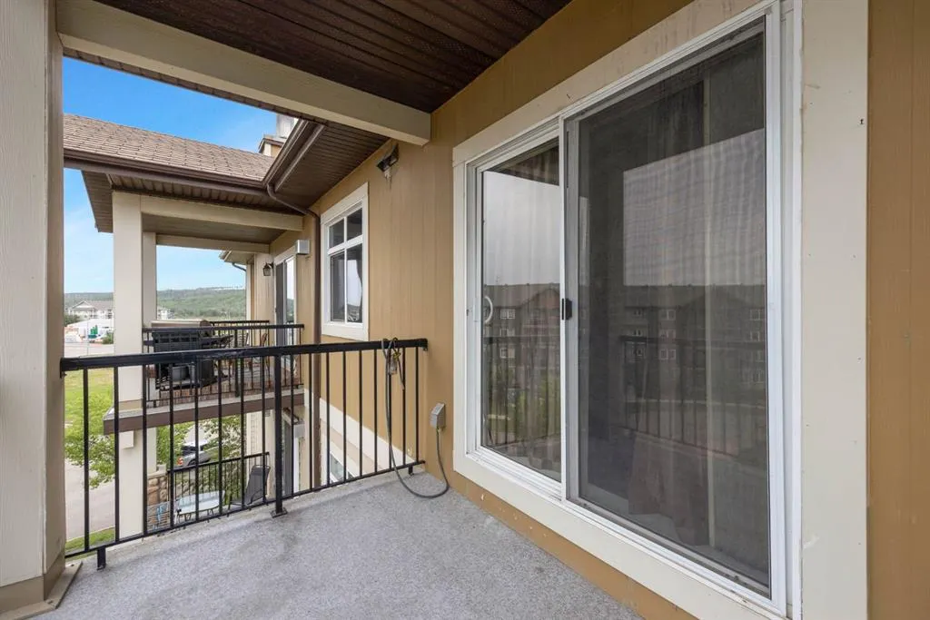 108 Denholm Gate, #401