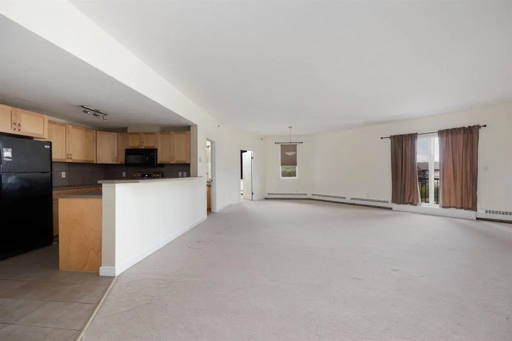 108 Denholm Gate, #401