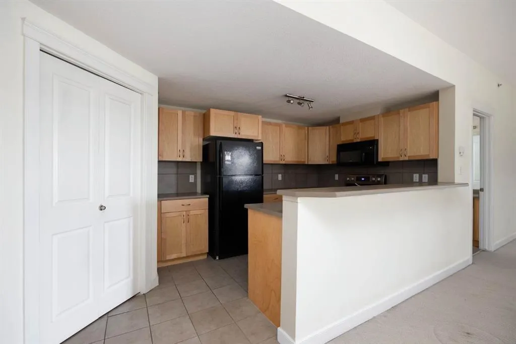 108 Denholm Gate, #401