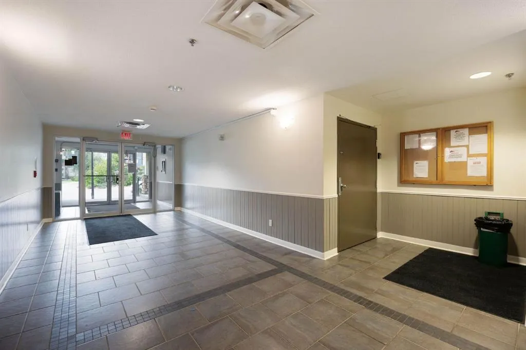 108 Denholm Gate, #401