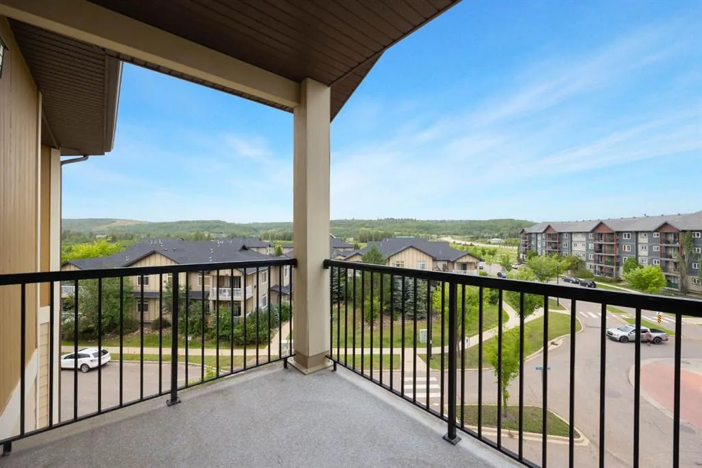 108 Denholm Gate, #401