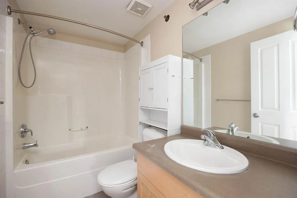 108 Denholm Gate, #401