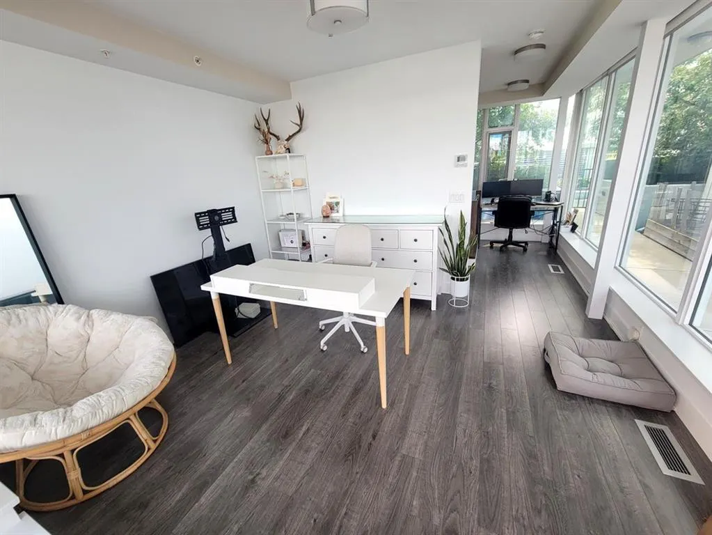 111 Confluence Mews SE