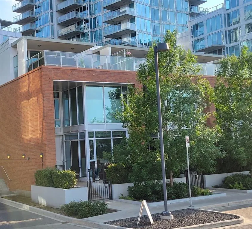 111 Confluence Mews SE