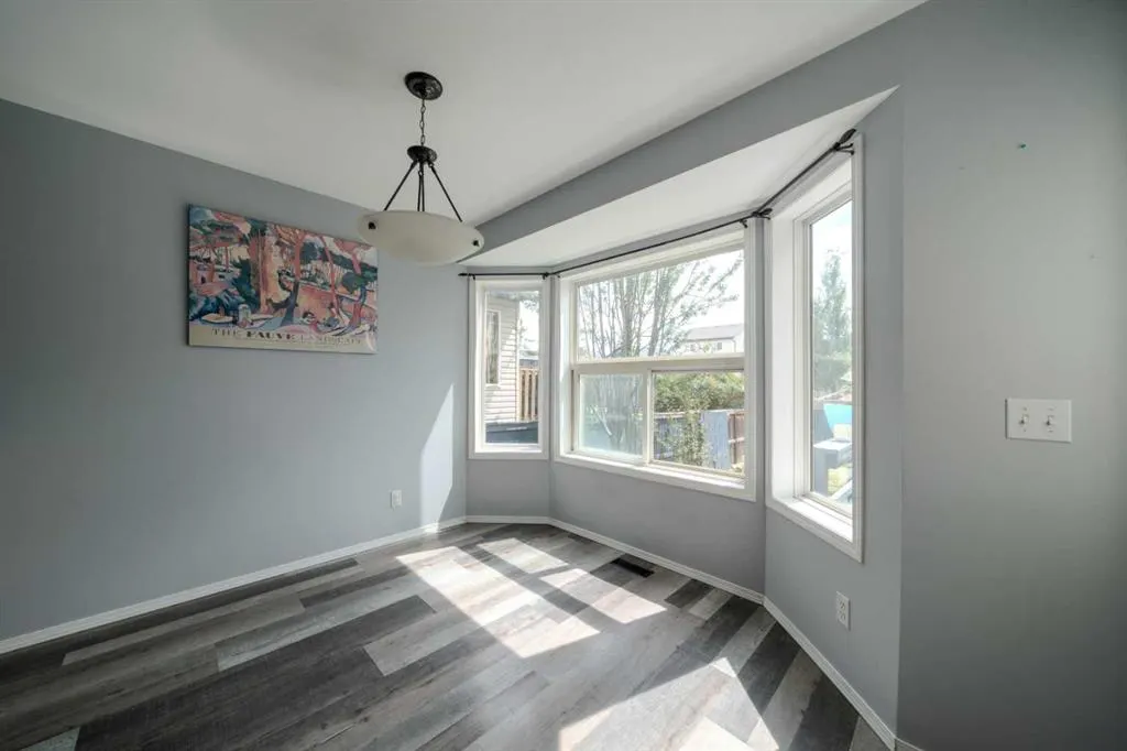 61 Everstone Avenue SW