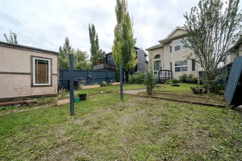 61 Everstone Avenue SW