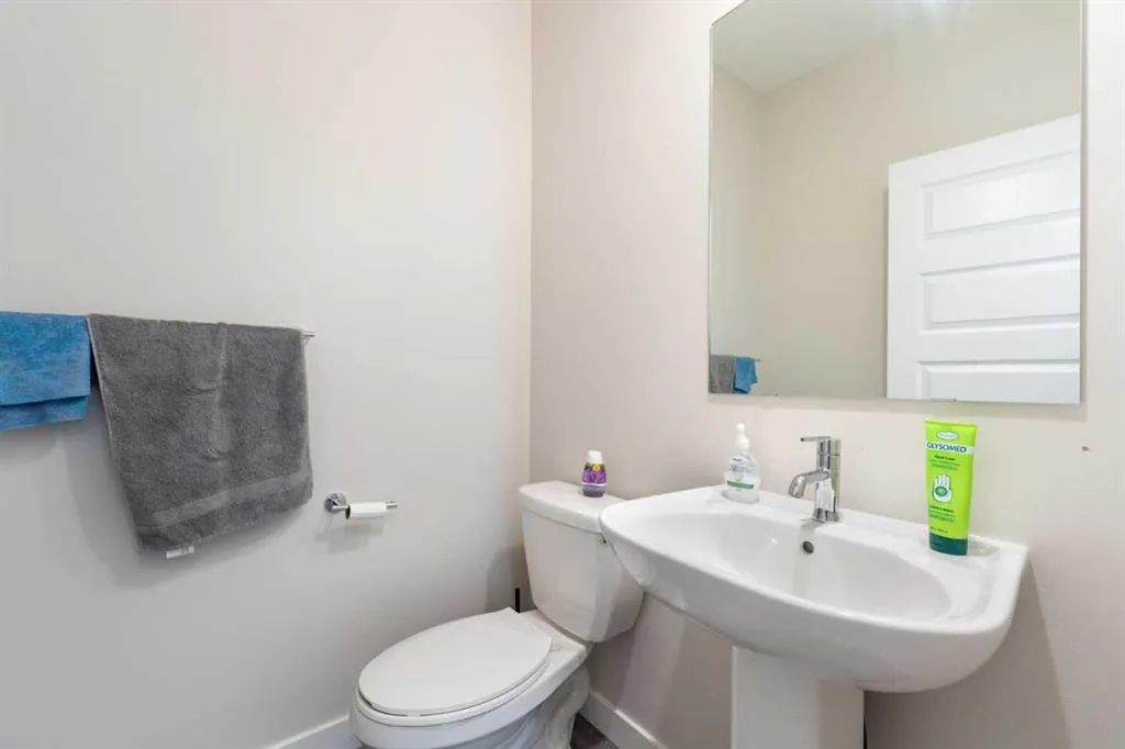 28 Sage Hill Crescent NW