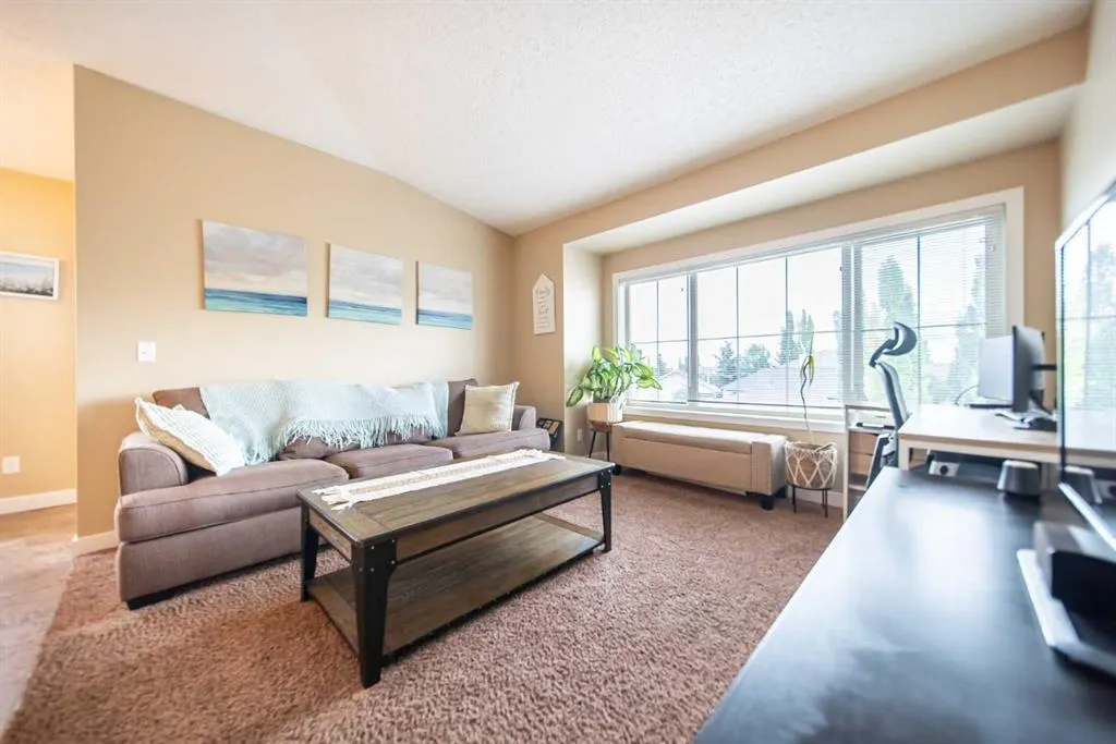 230 Eversyde Boulevard SW, #4201