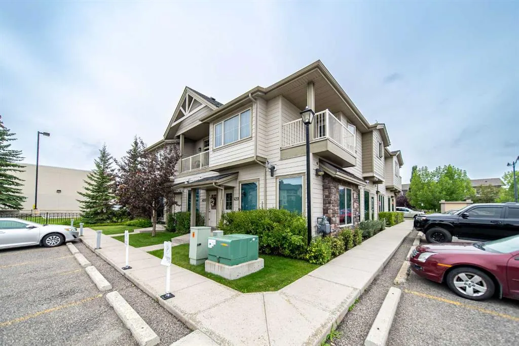 230 Eversyde Boulevard SW, #4201