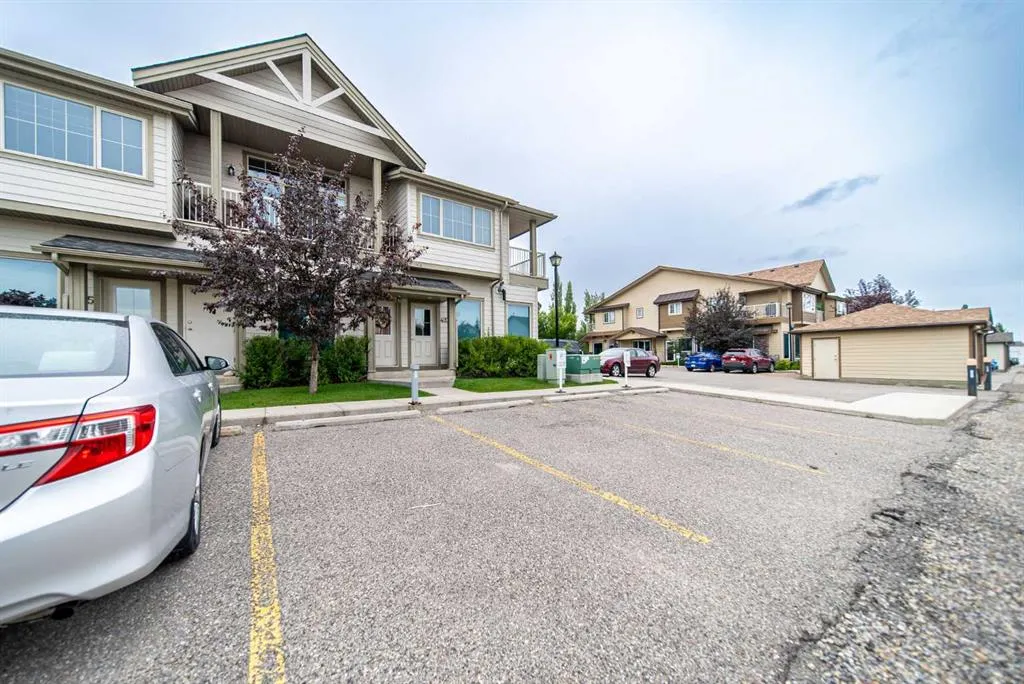 230 Eversyde Boulevard SW, #4201