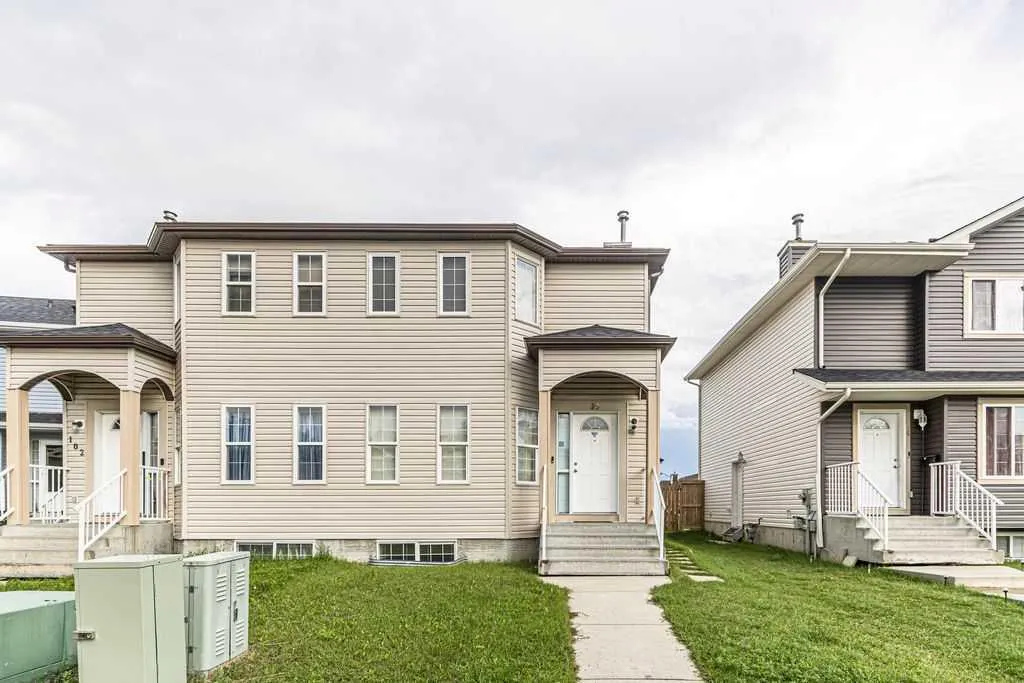 98 Tarawood Lane NE
