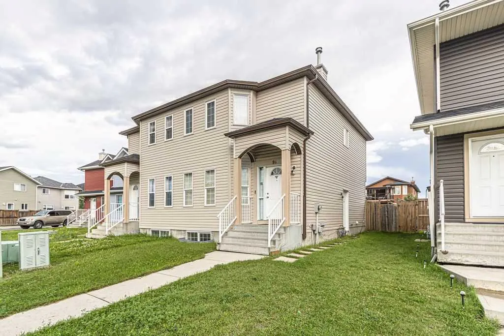 98 Tarawood Lane NE