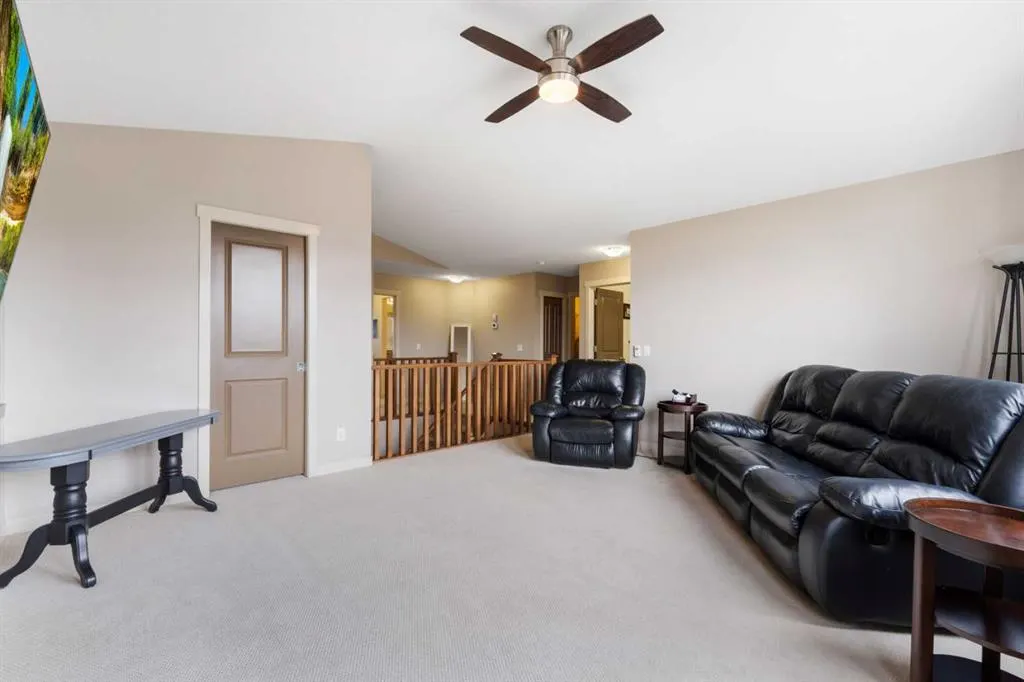 7 Westridge Green