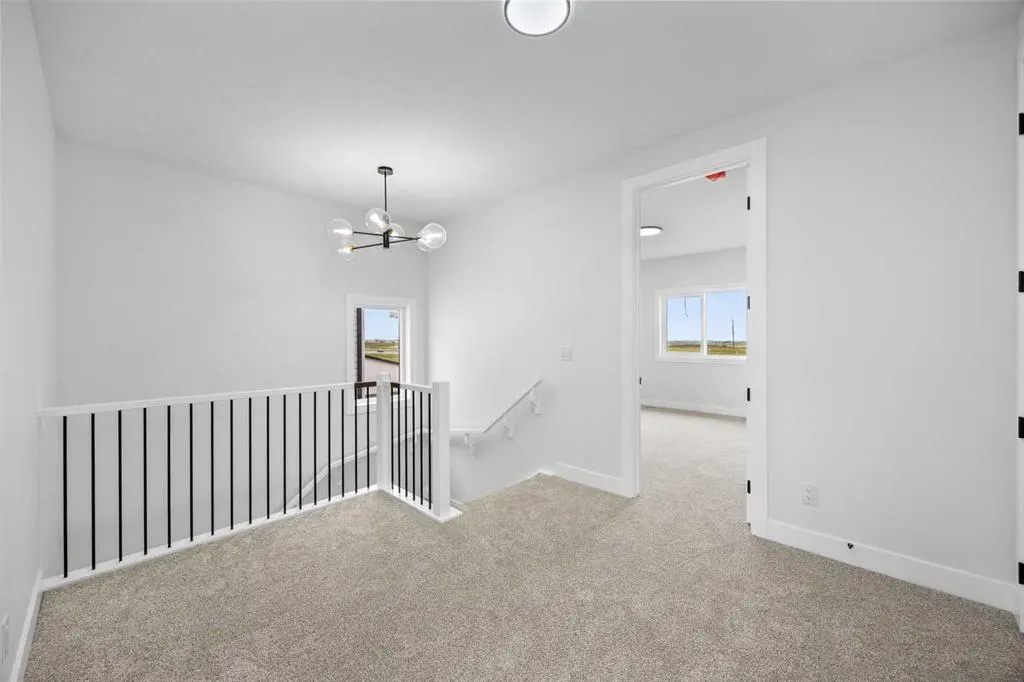 192 Saddlelake Manor NE