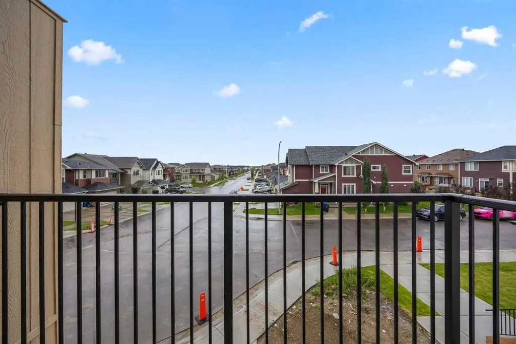 192 Saddlelake Manor NE