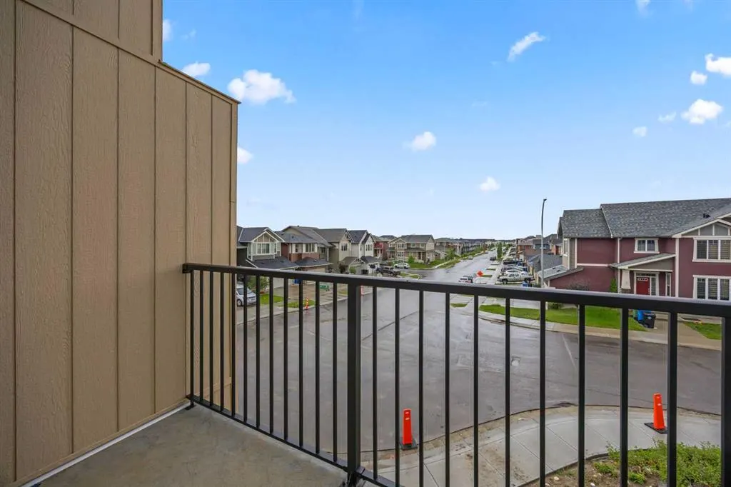 192 Saddlelake Manor NE