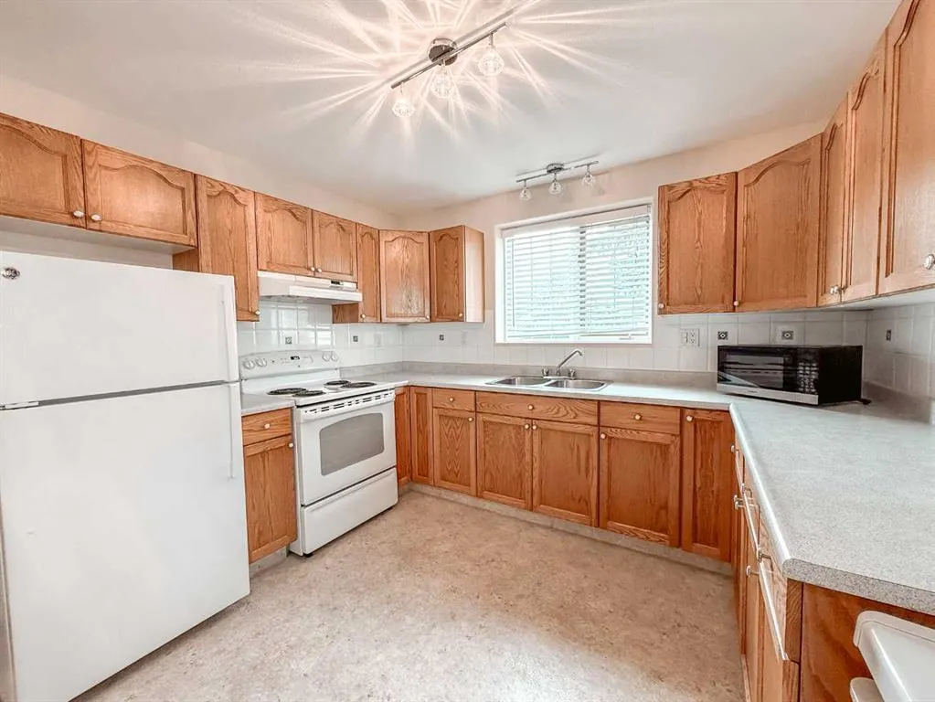 1006 3 Avenue, #3
