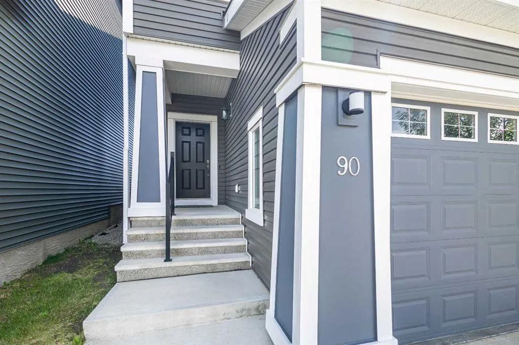 90 Evansridge Crescent NW