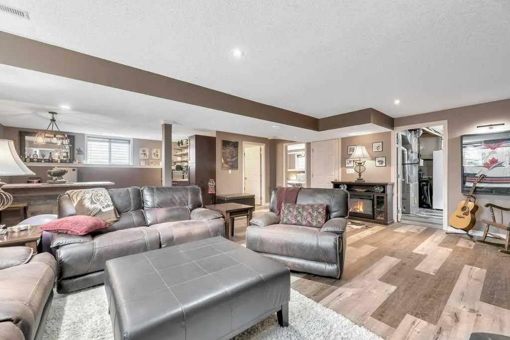 285 West Creek Springs