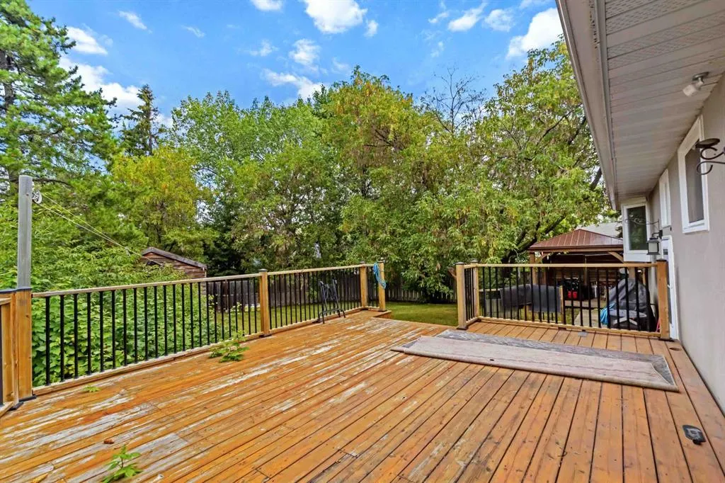 106 Hilltop Crescent