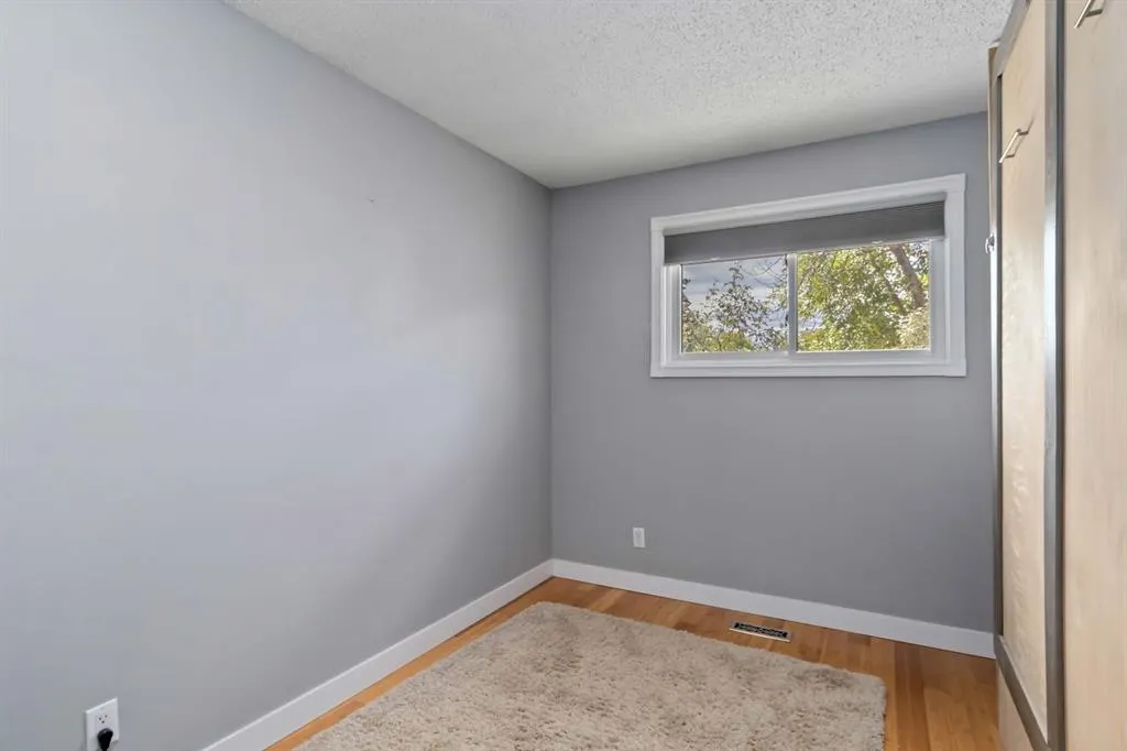 106 Hilltop Crescent