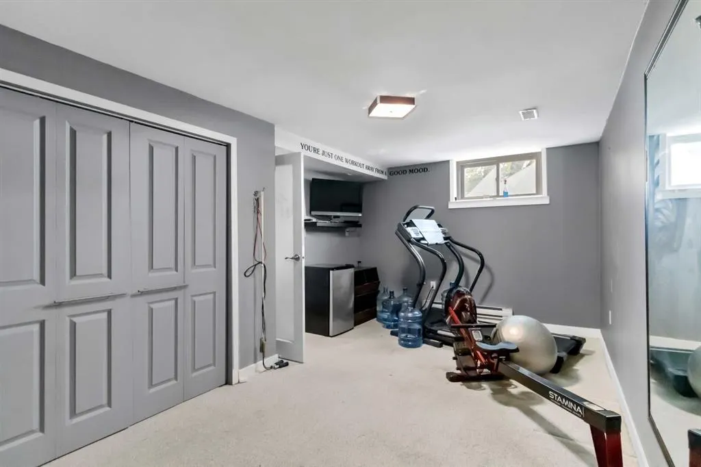 106 Hilltop Crescent