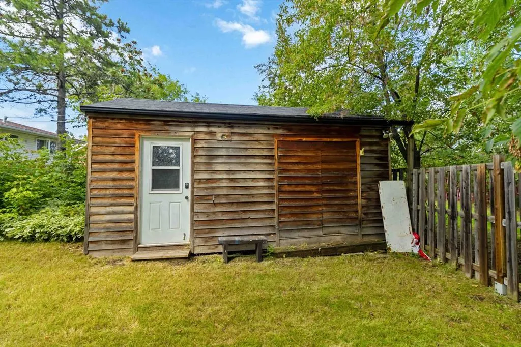106 Hilltop Crescent