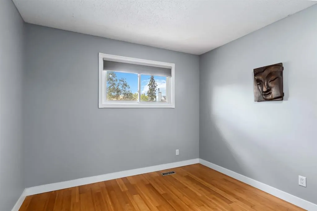 106 Hilltop Crescent